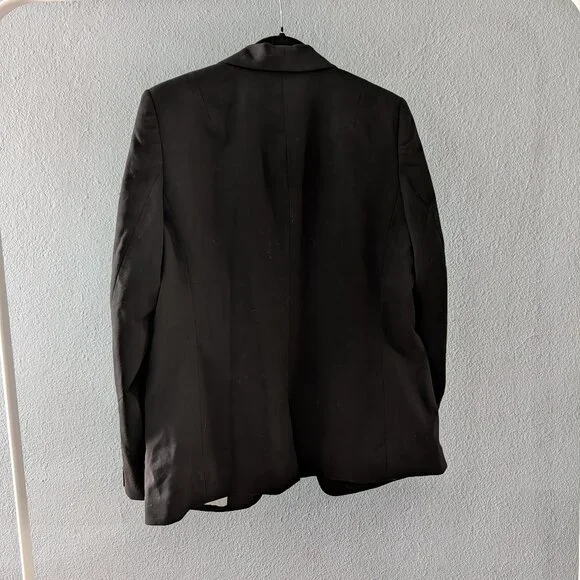 👔✨ Wildfang Empower Tux Blazer – Tailored & Statement-Making Workwear ✨👔 - Picture 2 of 10